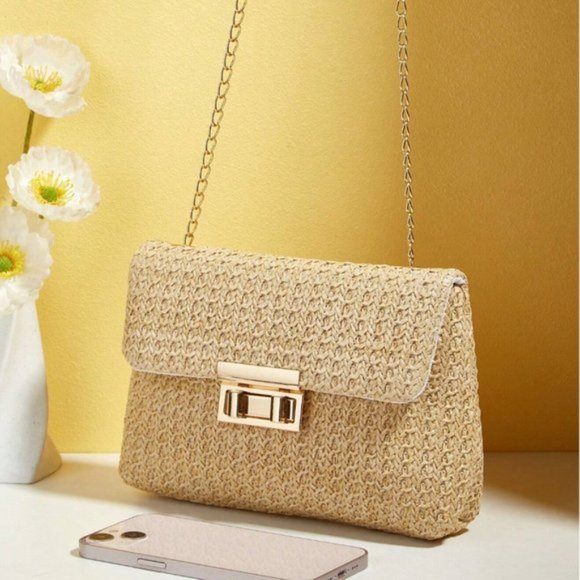 Minimalist  Flap Straw Bag Turn-lock Chain - Picture 3 of 5